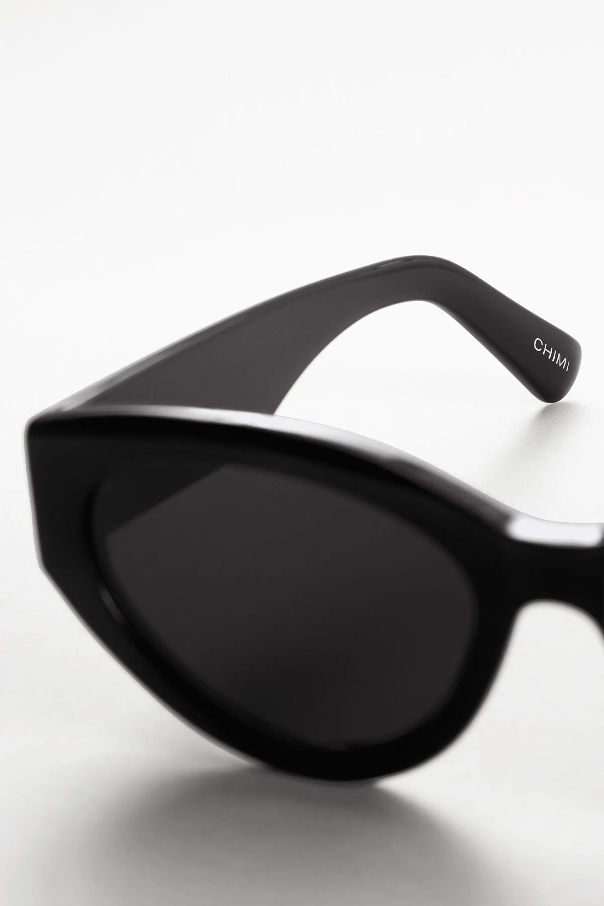 06 SUNGLASSES BY CHIMI - Image 3