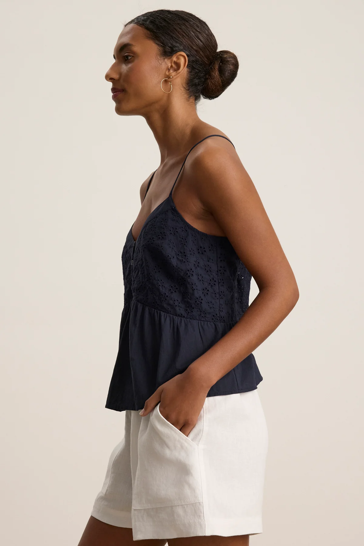 ALIAH EYELET TANK TOP - Image 3