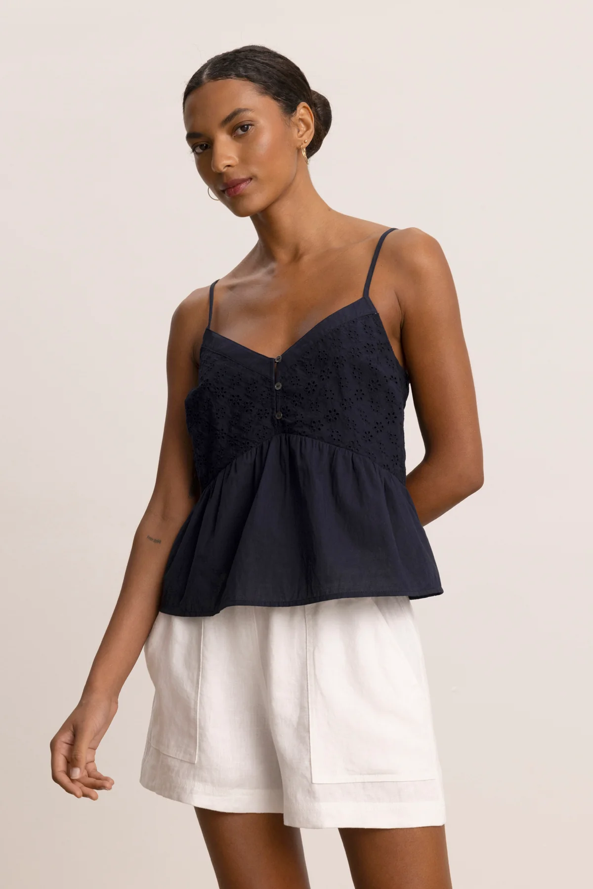 ALIAH EYELET TANK TOP - Image 4