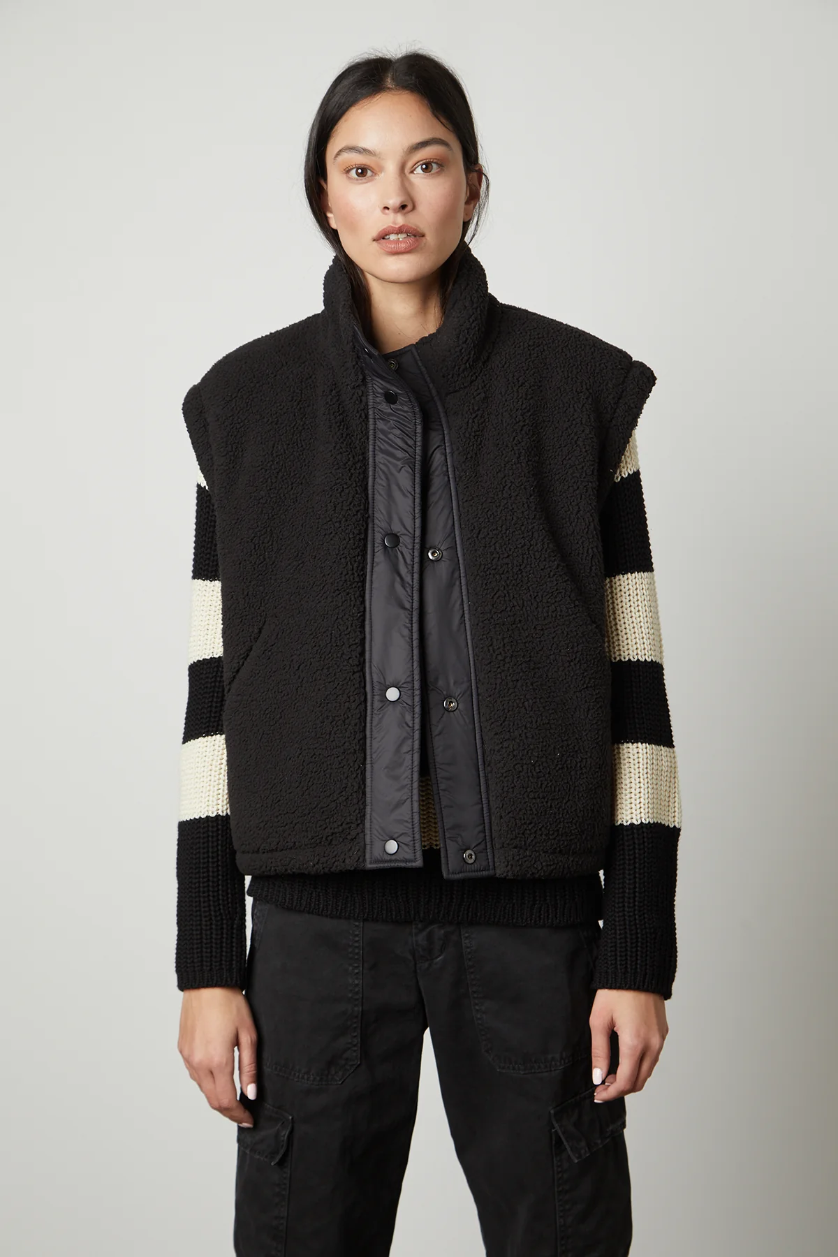 ALICIA REVERSIBLE PUFFER SHERPA VEST - Image 12