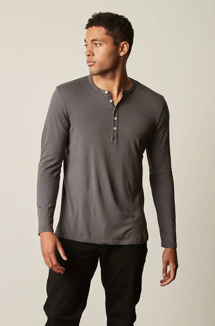 ALVARO HENLEY - Image 4
