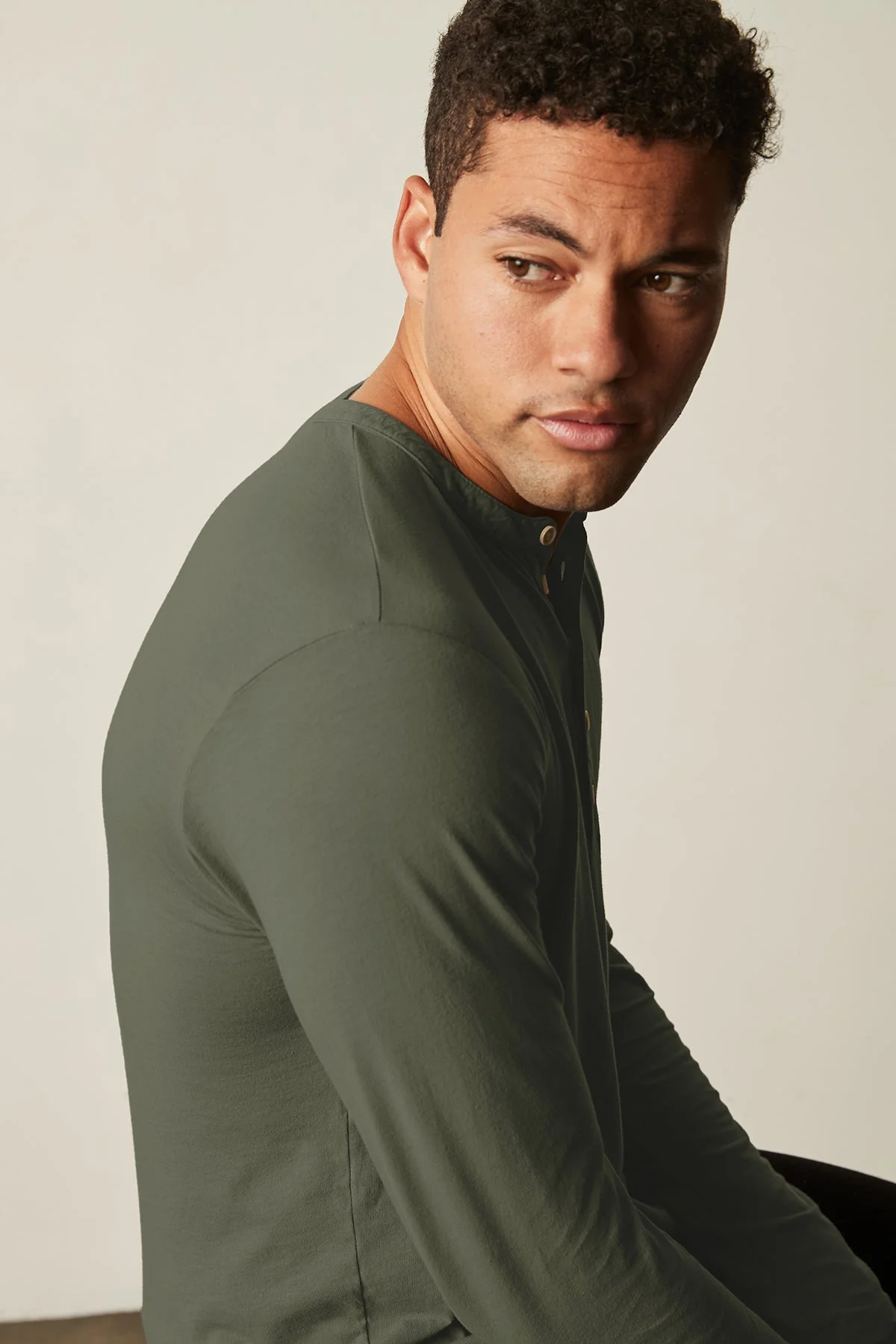 ALVARO HENLEY - Image 8