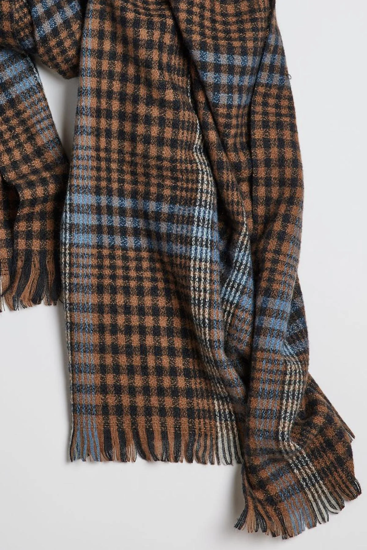 BOSTON PLAID SCARF - Image 2
