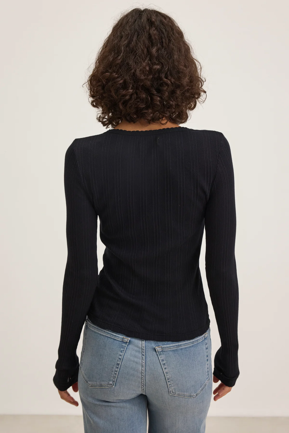 MAURI POINTELLE TEE - Image 9