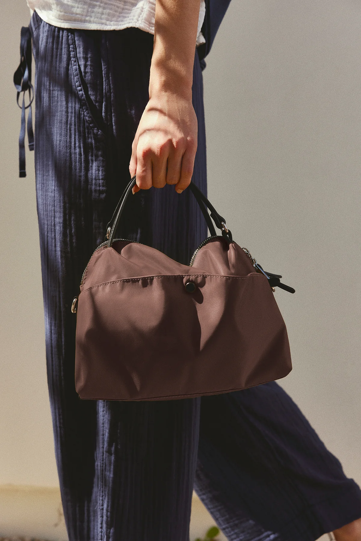 NYLON CROSSBODY BAG - Image 22
