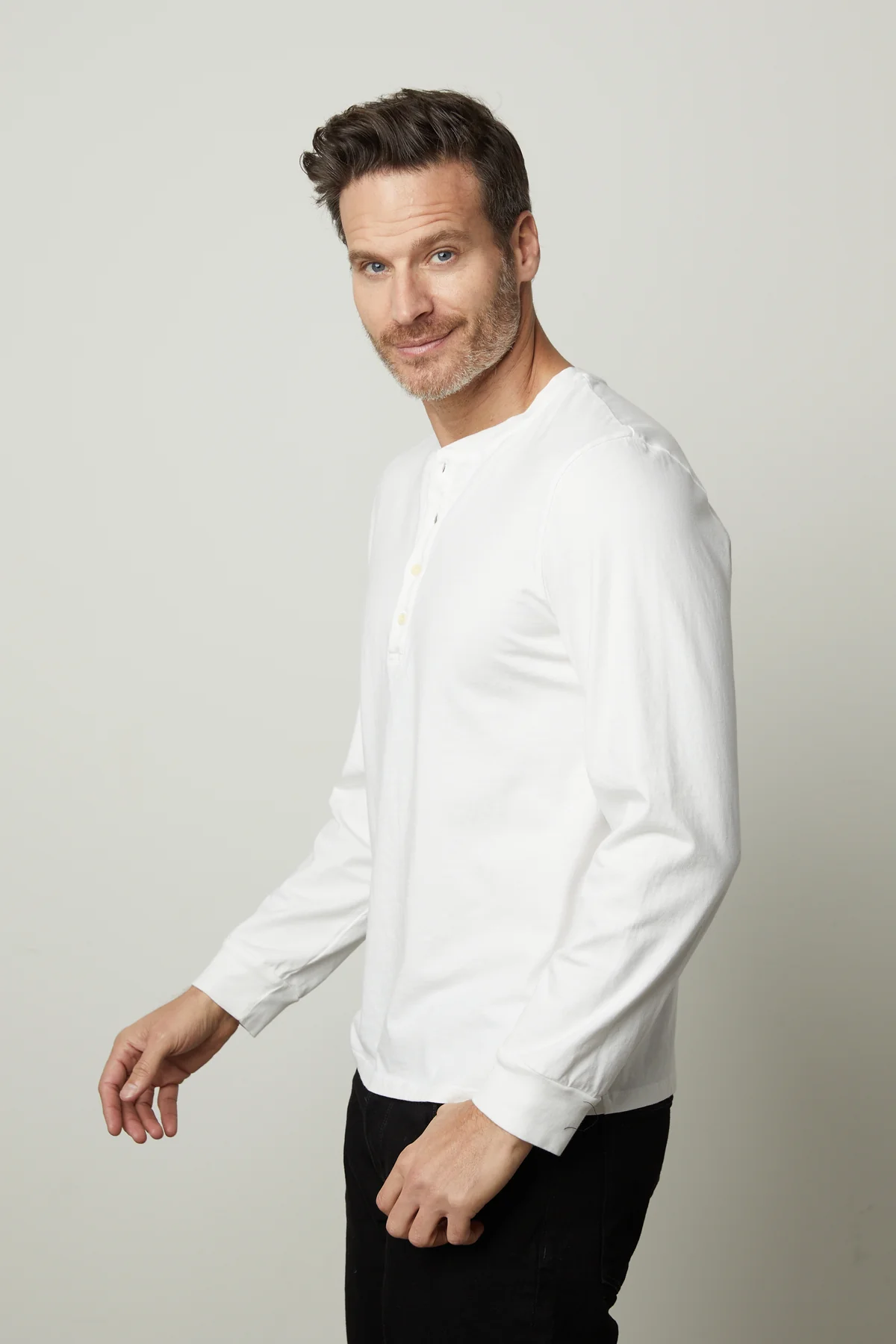 REMI HENLEY - Image 3