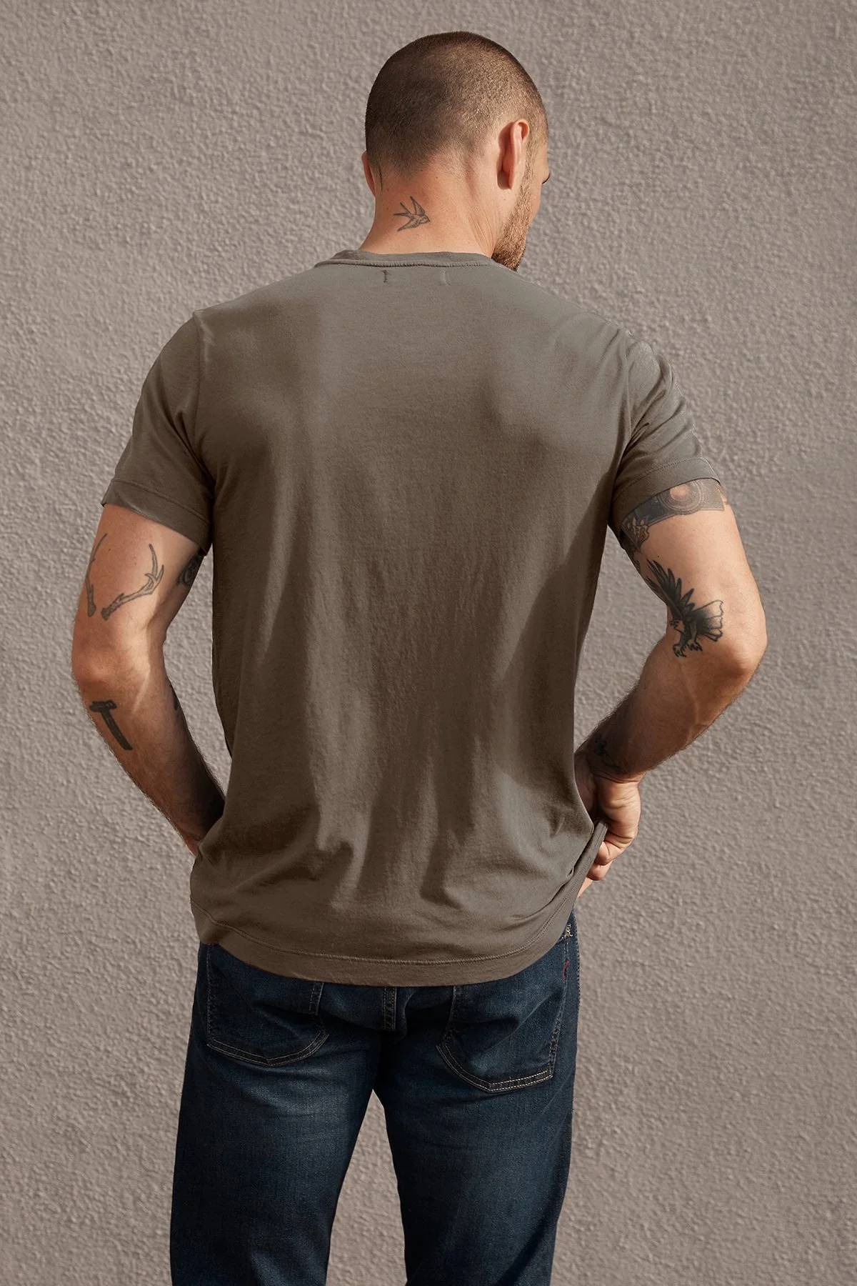 SAMSEN WHISPER CLASSIC V-NECK TEE - Image 8
