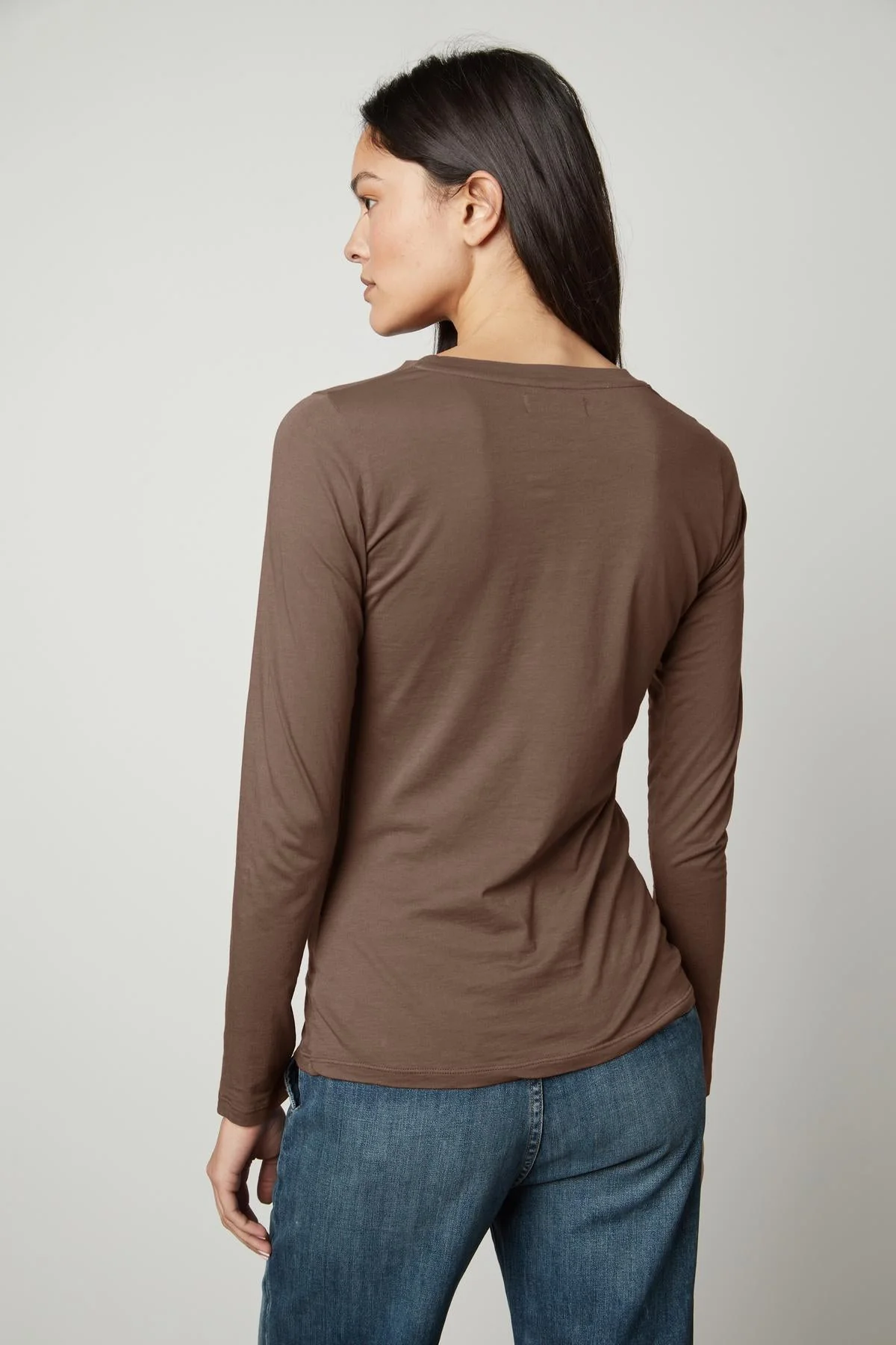 ZOFINA GAUZY WHISPER FITTED CREW NECK TEE - Image 15